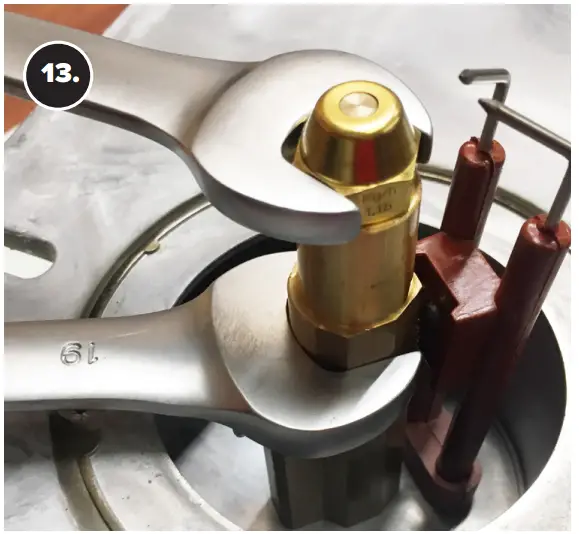 REPLACING THE FILTER