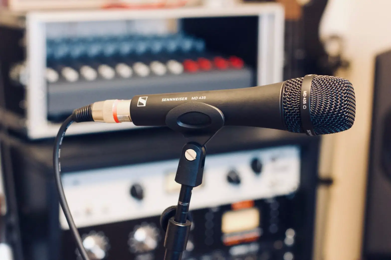 Sennheiser Md 435 Handheld Cardioid Microphone User Guide