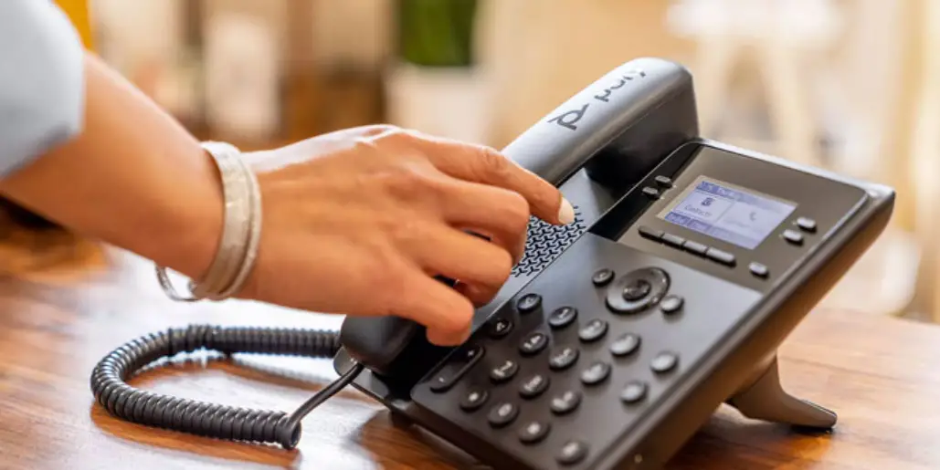 Poly Edge E100 Series Ip Desk Phone User Guide