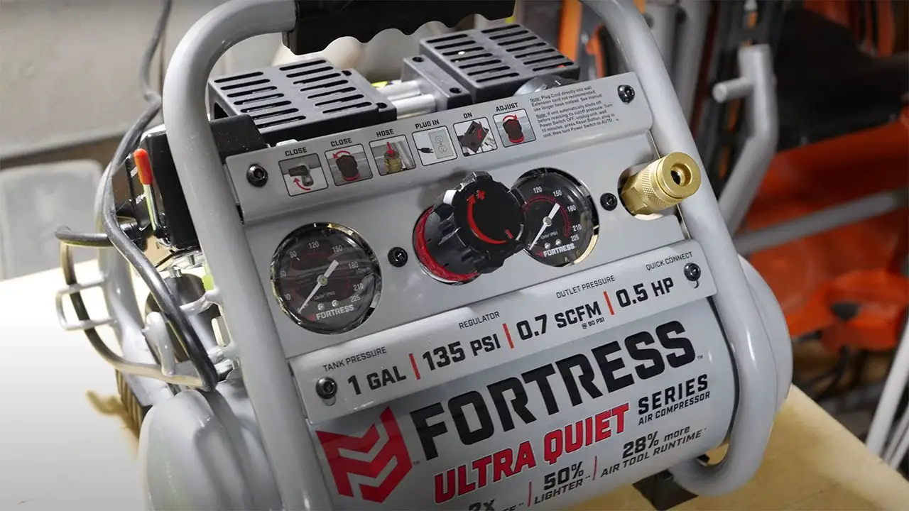 Fortress 64592 1 Gallon 135 Psi Ultra Quiet Hand Carry Jobsite Air Compressor Owner's Manual Fortress 64592 1 Gallon 135 Psi Ultra Quiet Hand Carry Jobsite Air Compressor Owner's Manual