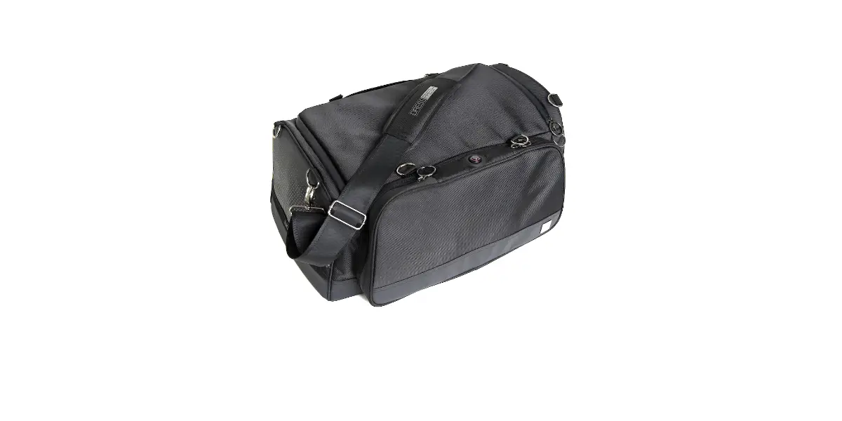 Novo Dressfresh Duffel Sports Bag User Guide Novo Dressfresh Duffel Sports Bag User Guide