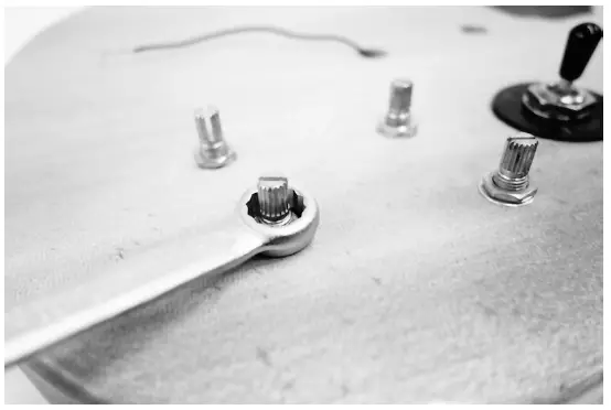 Harley-Benton-255975-Benton-Electric-Guitar-Kit-DC-Style-fig-12