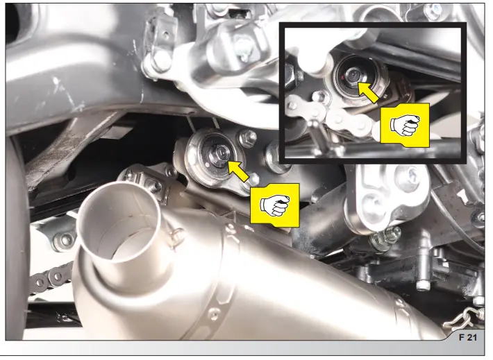 AKRAPOVIC-Yamaha-YZF-R7-Racing-Line-Motorcycle-Exhaust-23