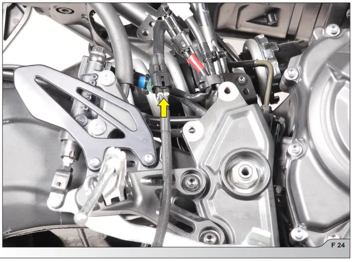 AKRAPOVIC-Yamaha-YZF-R7-Racing-Line-Motorcycle-Exhaust-26