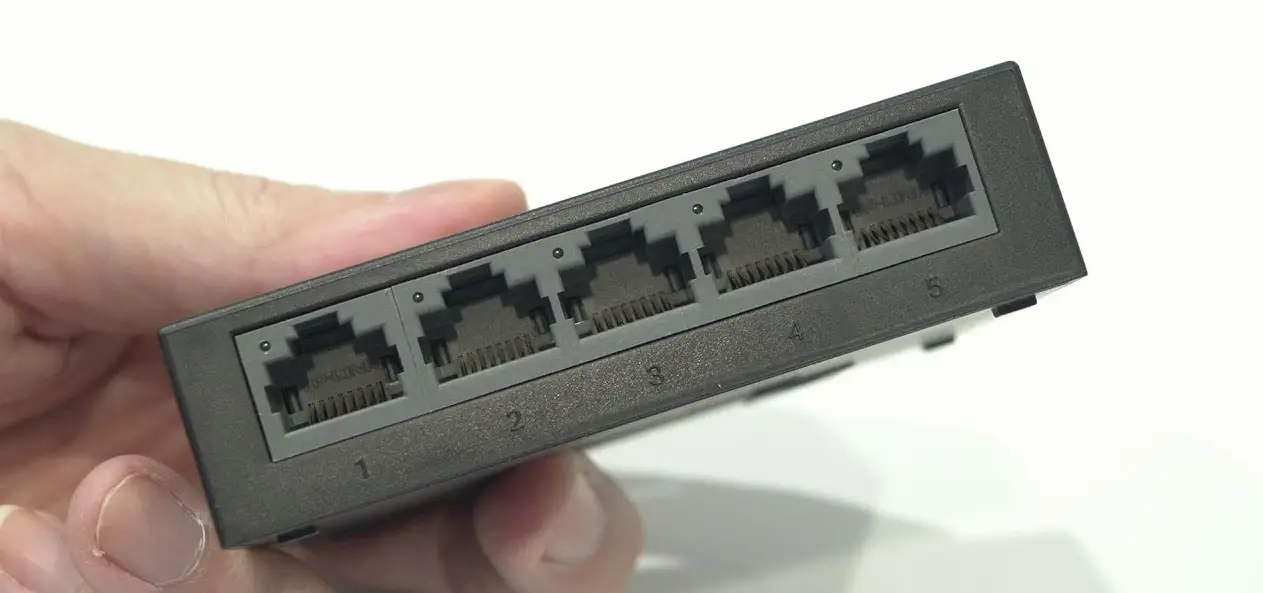 Tp-link Ls1005g 5/8-port Gigabit Desktop Switch Installation Guide