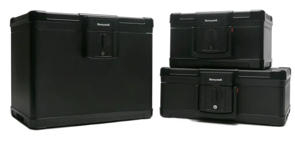 Honeywell 1532 Waterproof Fire Chest-FIG 1