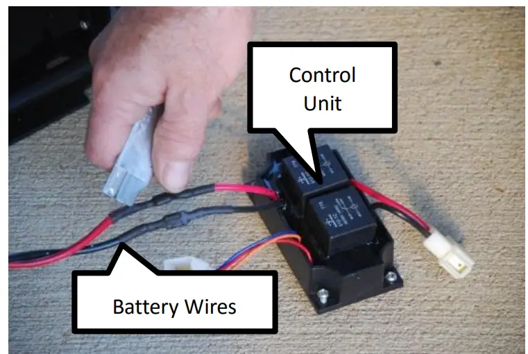 Camco Mfg T10116 Anchor Winch Wireless Remote Control Kit - battery connectors