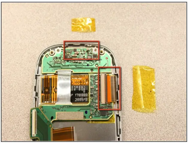 IFIXIT HTC Wizard 200 LCD Screen Replacement - Step 16