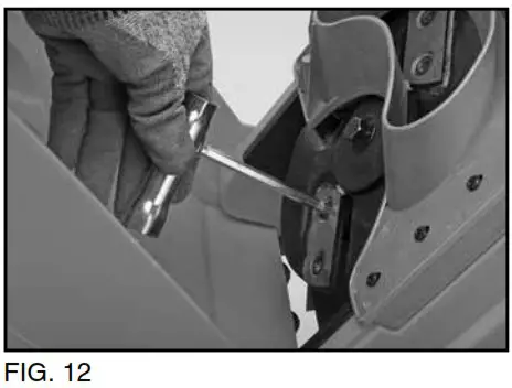 DRAPER 97973 230V RAPID Garden Shredder - OPERATING THE SHREDDER 7