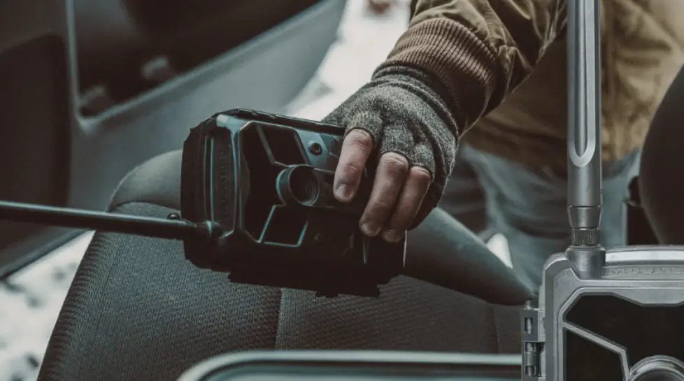 Moultrie Mobile Exo Cellular & Wireless Trail Cameras Owner's Manual