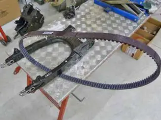 FreeSpirits-307585-87-Triumph-Classic-Belt-Conversion-Kit-Instruction-fig-11