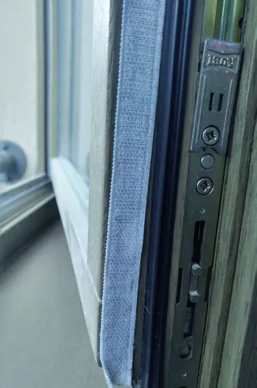 KLARSTEIN 10034664 Kraftwerk Smart Air Conditioner - HOW TO INSTALL THE WINDOW SEAL 2