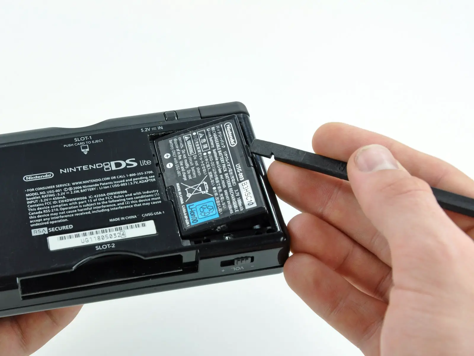 IFIXIT-Nintendo-DS-Lite-Front-Display-Bezel-Replacement-01