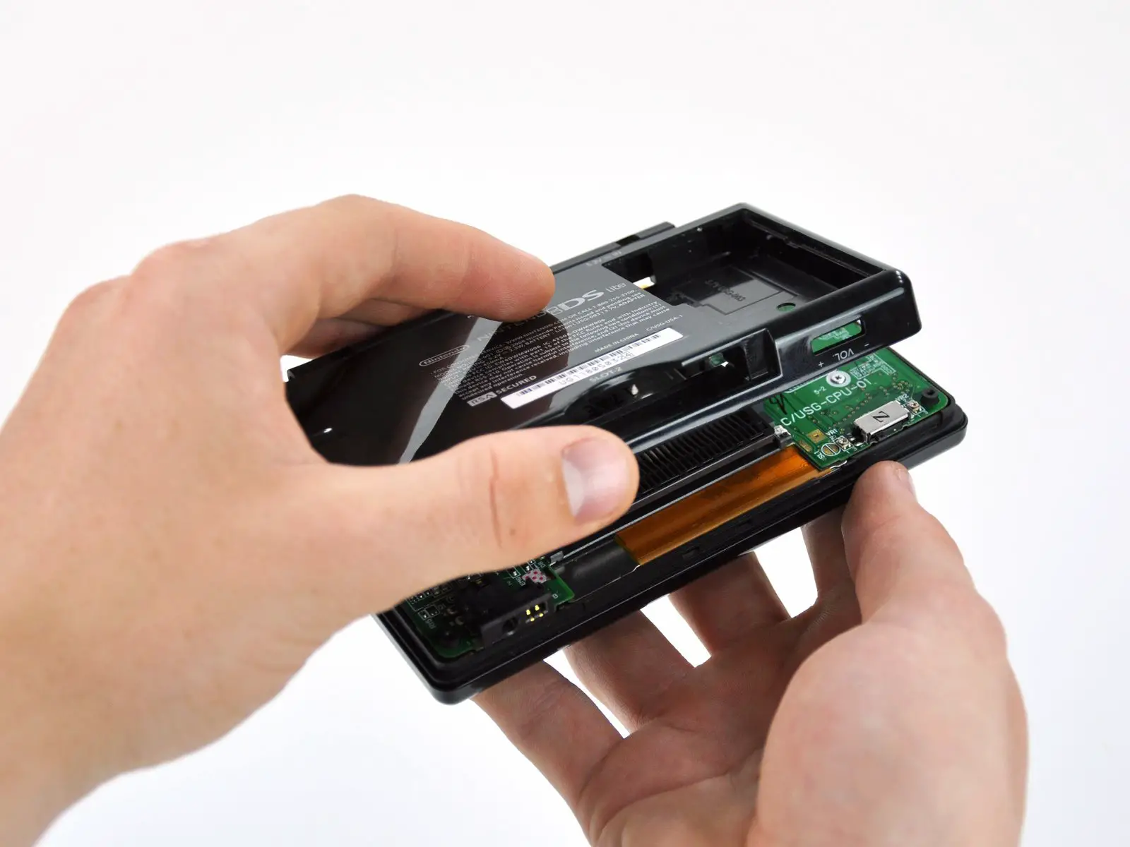 IFIXIT-Nintendo-DS-Lite-Front-Display-Bezel-Replacement-03