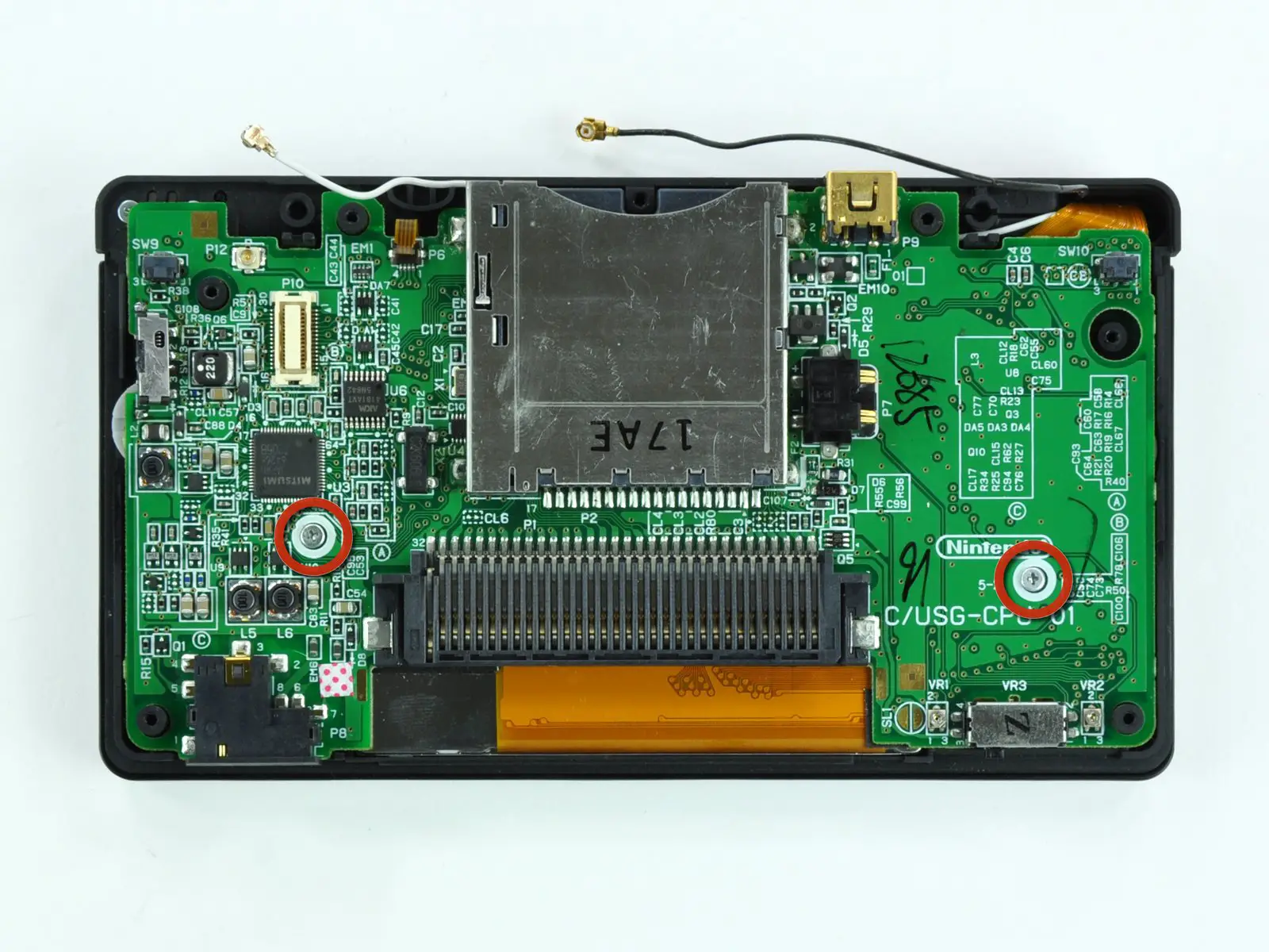 IFIXIT-Nintendo-DS-Lite-Front-Display-Bezel-Replacement-08