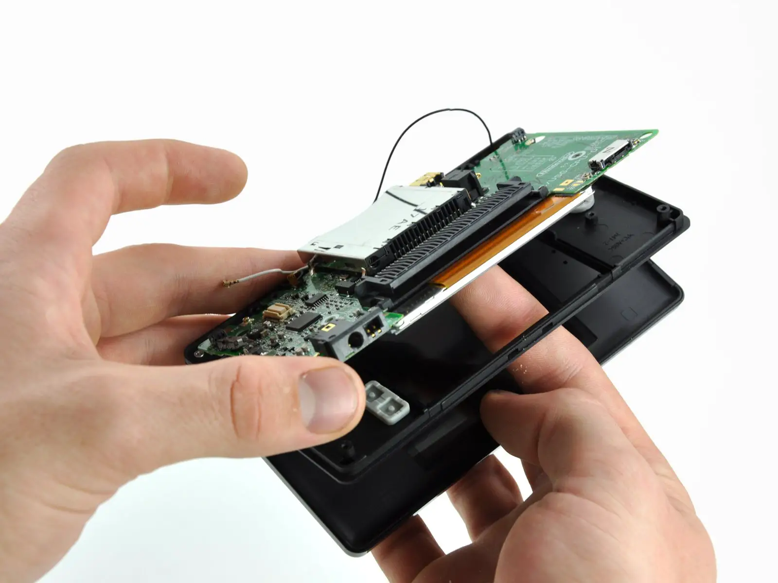 IFIXIT-Nintendo-DS-Lite-Front-Display-Bezel-Replacement-09