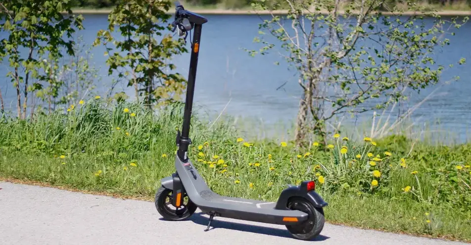 Niu Kqi2 Electric Scooter User Manual Niu Kqi2 Electric Scooter User Manual