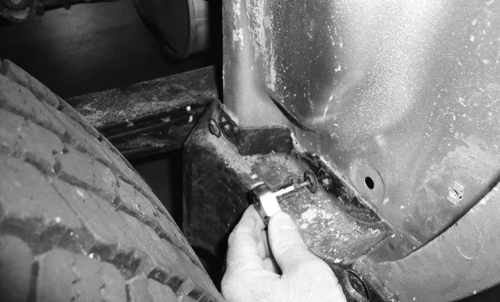 HUSKY 79061 Wheel Well Guards --111