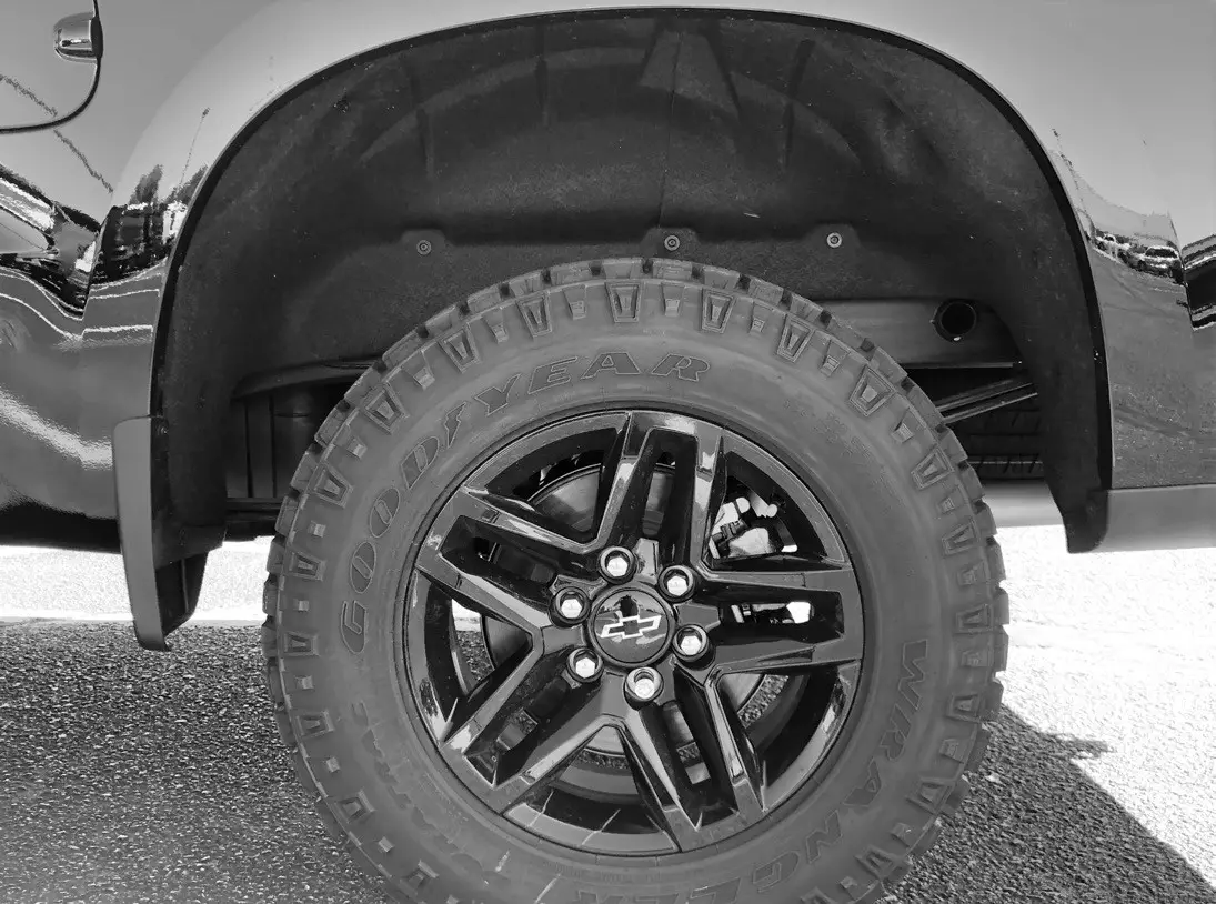 HUSKY 79061 Wheel Well Guards -fig2