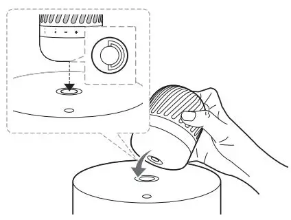 LG Portable Bluetooth Speaker Owner’s Manual - Place the speaker on the woofer station