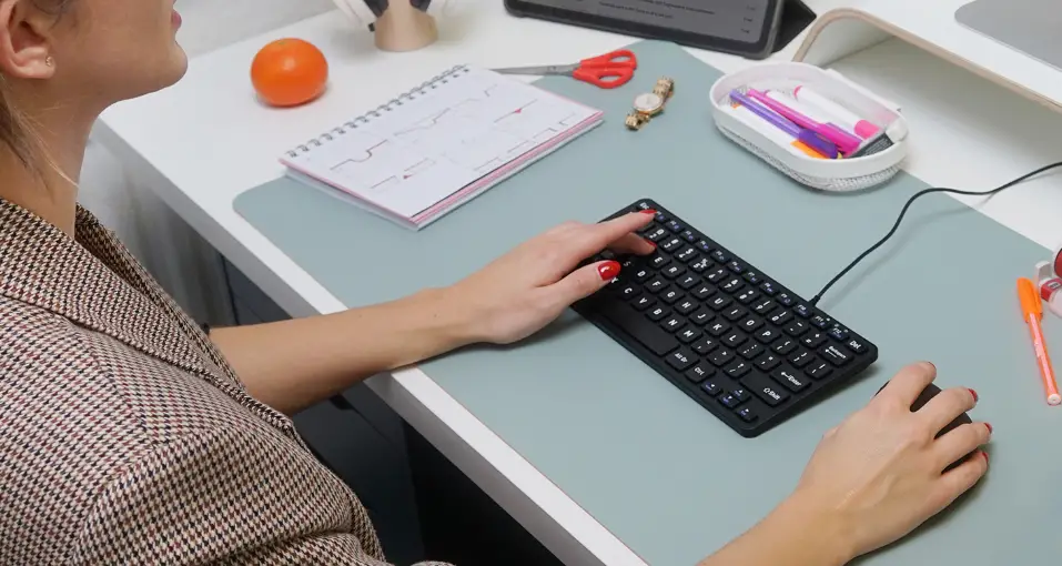 Perixx Periboard-429 Wired Mini Scissor Switch Backlit Keyboard User Manual Perixx Periboard-429 Wired Mini Scissor Switch Backlit Keyboard User Manual