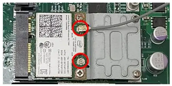 cincoze P2100 Series High Performance Convertible Computer -Installing Antennas3