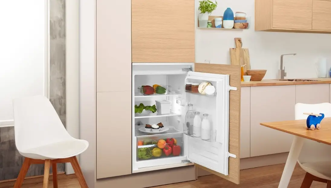 Indesit Hl A11 Uk Built-under Larder Fridge Instruction Manual Indesit Hl A11 Uk Built-under Larder Fridge Instruction Manual