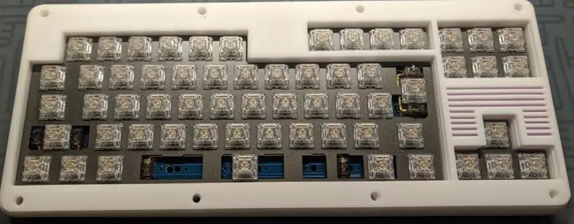 KuroTheCrazy 40rmie Invisibolt Case and PCB-15