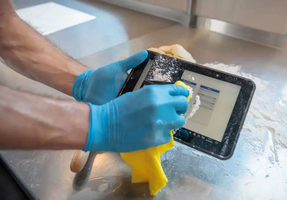 Aava Mobile Oy Inari 10 Tablet Computer User Guide Aava Mobile Oy Inari 10 Tablet Computer User Guide