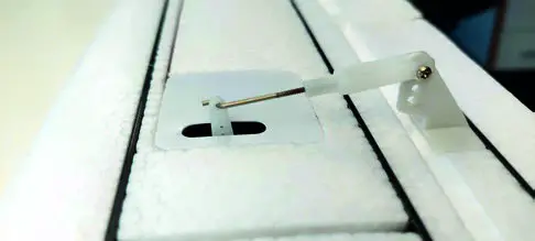 robbe TA 3404 ASW 15b 2.3m PNP Plane - INSTALLING THE AILERON SERVO 2