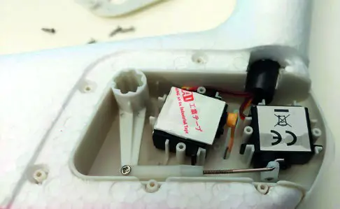 robbe TA 3404 ASW 15b 2.3m PNP Plane - INSTALLING THE AILERON SERVO 8