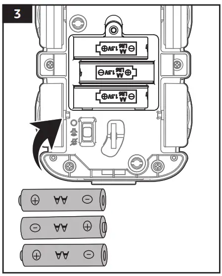 amazon basic B09TL43BMJ Cartoon Race Car Toys - Inserting batteries 3