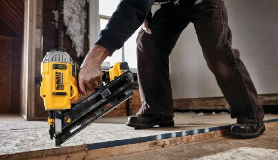 Dewalt Dcn692 20v Max Cordless 30 Degree Paper Collated Framing Nailer Instruction Manual