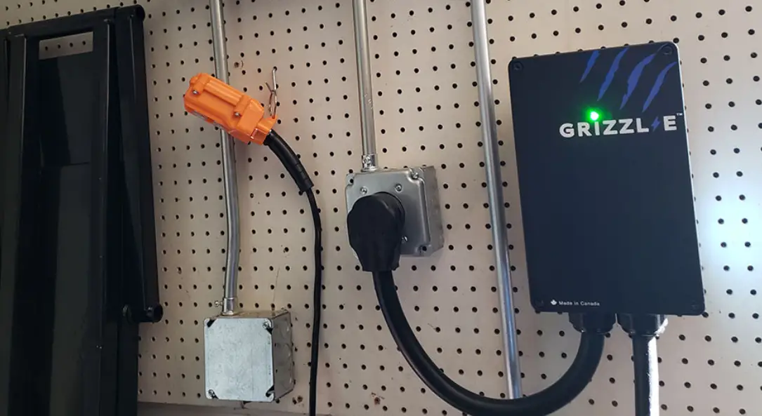 Grizzl-e Grm-14-24-pb Mini Electric Vehicle Charger User Manual Grizzl-e Grm-14-24-pb Mini Electric Vehicle Charger User Manual