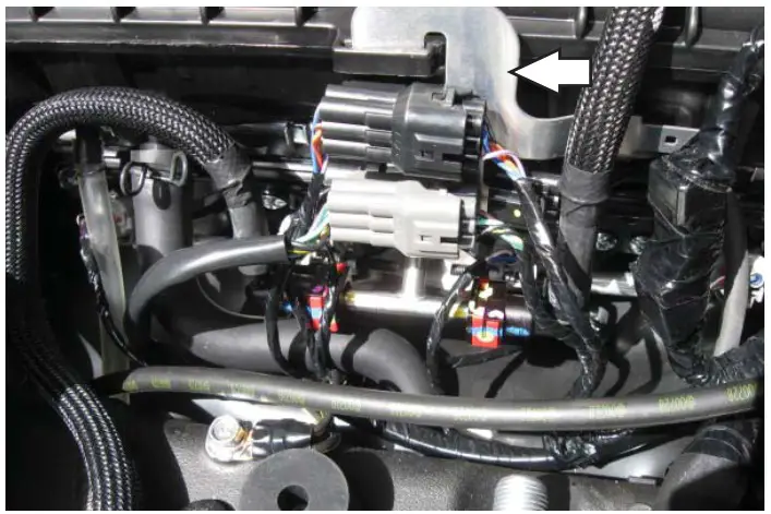 DYNOJET PC6 17028 Power Commander 6 - INSTALLING THE POWER COMMANDER 6 2