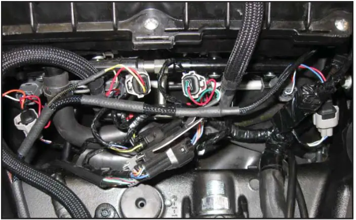 DYNOJET PC6 17028 Power Commander 6 - INSTALLING THE POWER COMMANDER 6 4