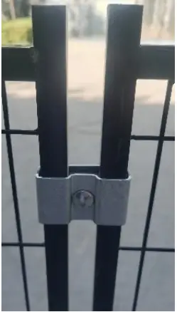 Fudajo 62398 Dog Kennel Fixing the clamps Step 8