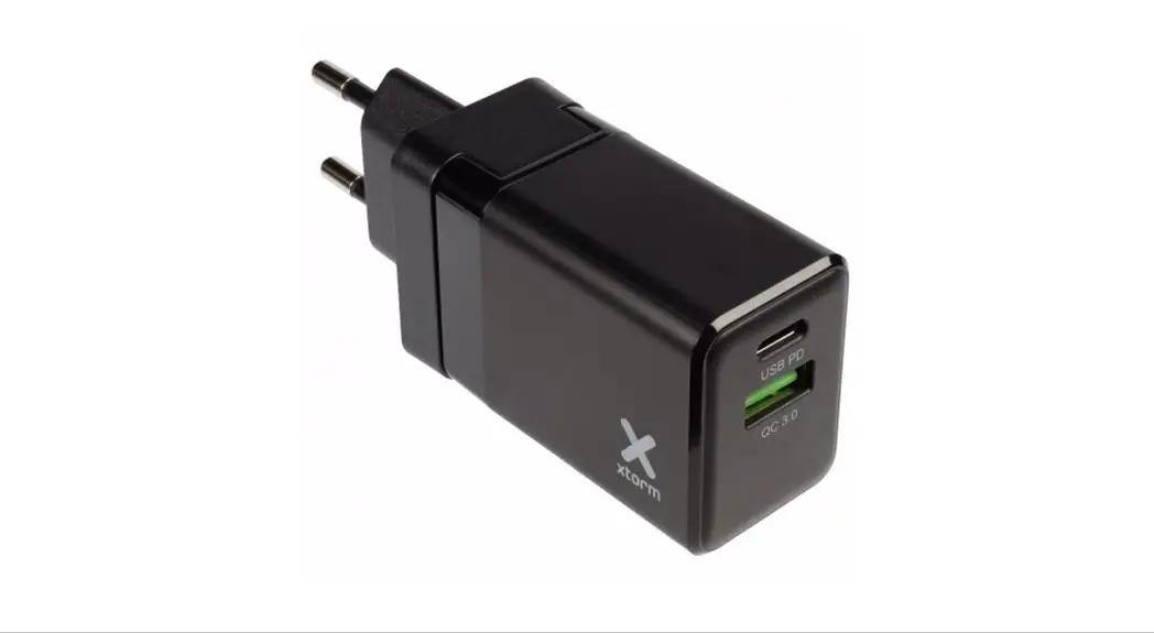 Xtorm Xa081 Volt Travel Fast Charger User Manual