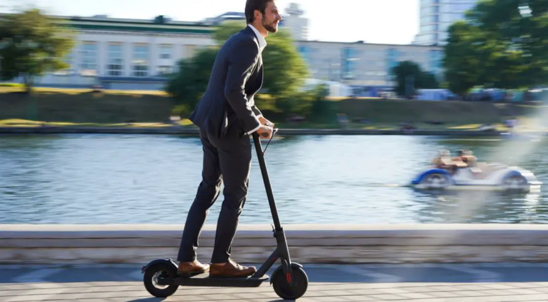 Be Cool Esc-hi1 Electric Scooter User Manual Be Cool Esc-hi1 Electric Scooter User Manual