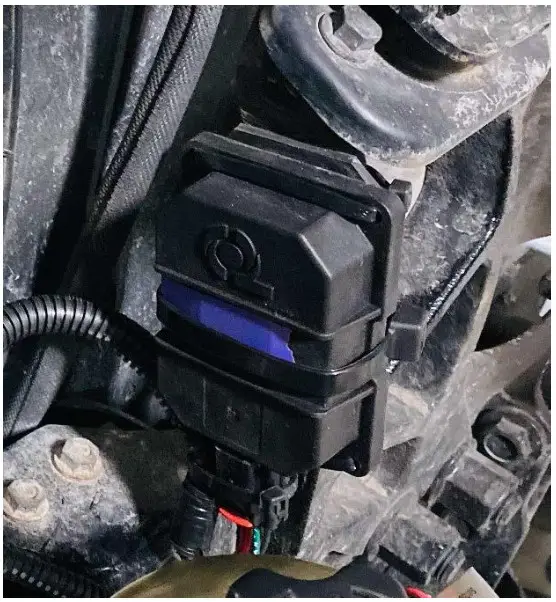 Donaldson X220137 Analog Universal Transmitter - center