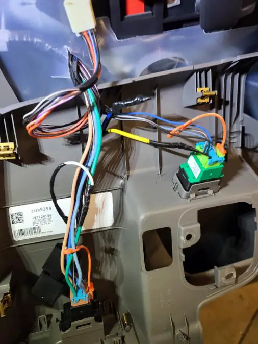 CARGO-VAN-LOCKS-GM-Door-Switch-Isolation-fig-10