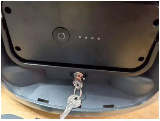 PUDU HolaBot 100 User Manual - Be Sure To Turn The Key Switch on