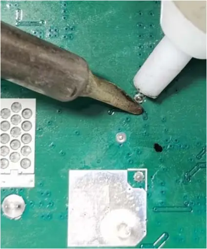 hp P27v G4 - HDMI connector P102 - 1