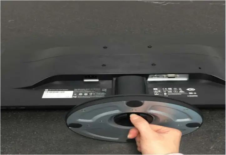 hp P27v G4 - Remove the base