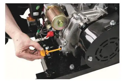 P-Lindberg 9062071 Wood Chipper - Take out the oil plug