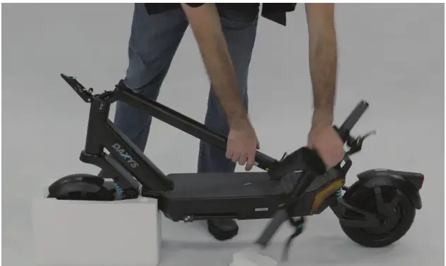 DAXYS Bandicoot Electric Kickscooter - Assembly Instructions 4