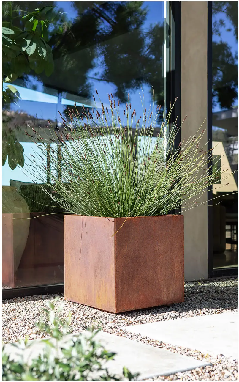 veradek OUTDOOR CUVSMCS Metallic Series Cube Small Planter fig 11