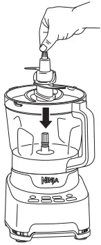 NINJA Professional XL Food Processor - Holding the blade