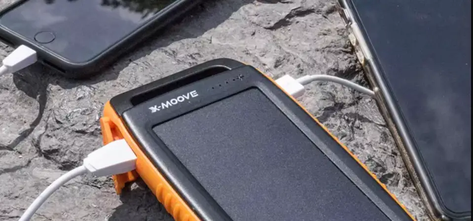 X-moove 15000 Solar Power Bank Owner's Manual X-moove 15000 Solar Power Bank Owner's Manual