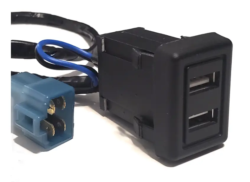 Cruiser-Head-FJ60-USB-Charger-Product